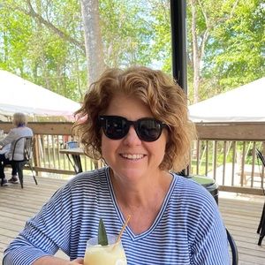 Meet your Posher, Lori